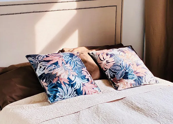 Old Town Riverside Haven *